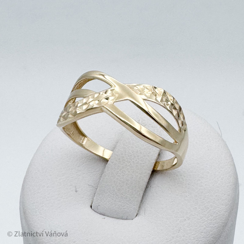 Žluté zlato prsten broušený